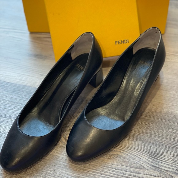 Fendi pumps. Gently used. Size 39 (8.5 US). Black, chunky heels - Picture 7 of 14